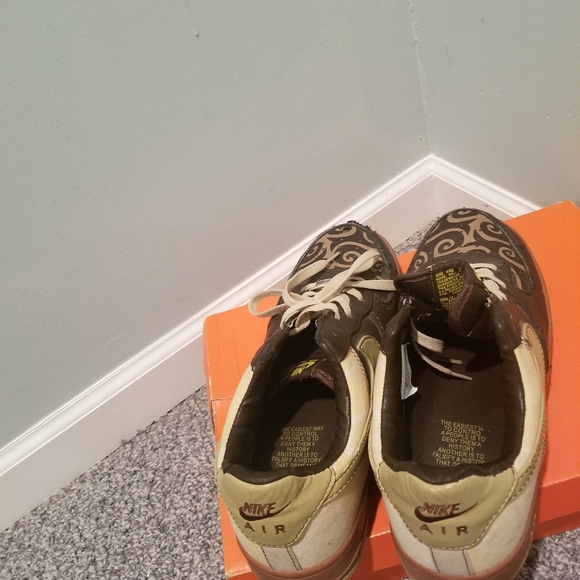 Air Force 1 Low Premium Black History Month size10 - Picture 6 of 8